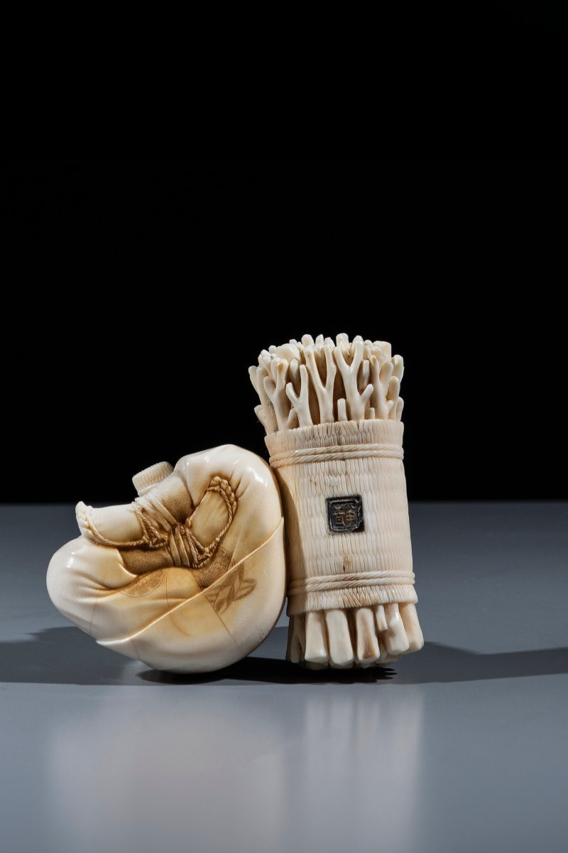 Okimono in avorio raffigurante un taglialegna-photo-1