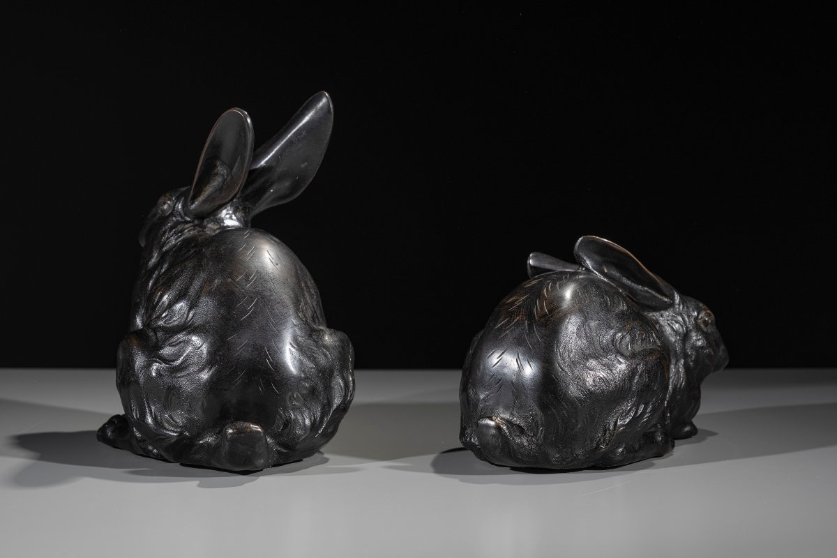Coppia di conigli in bronzo a patina scura, firmato Juzan-photo-3