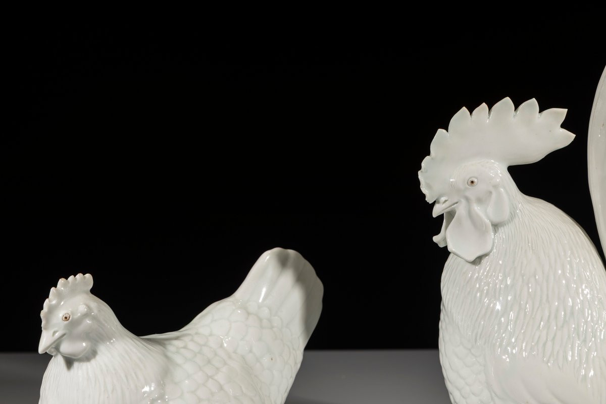 Coppia di okimono in porcellana raffiguranti gallo e gallina disponibile-photo-1