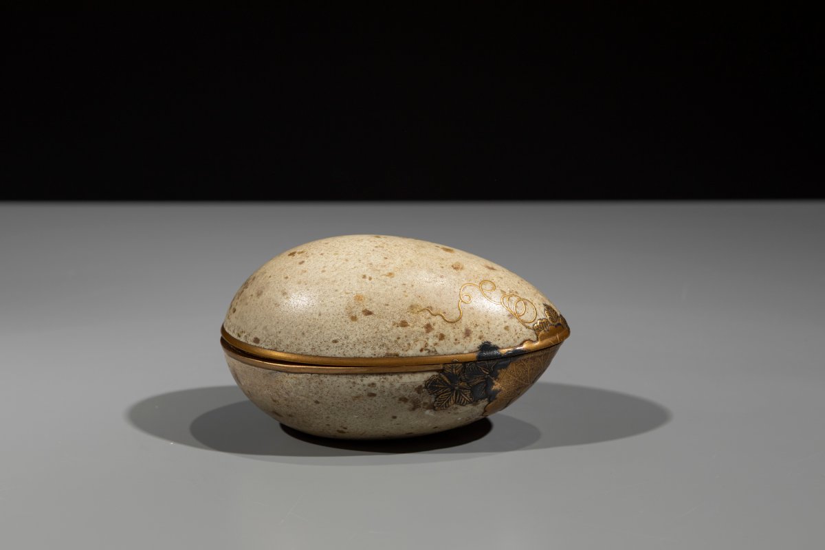 Scatola portaincenso in legno laccato a forma di uovo-photo-3