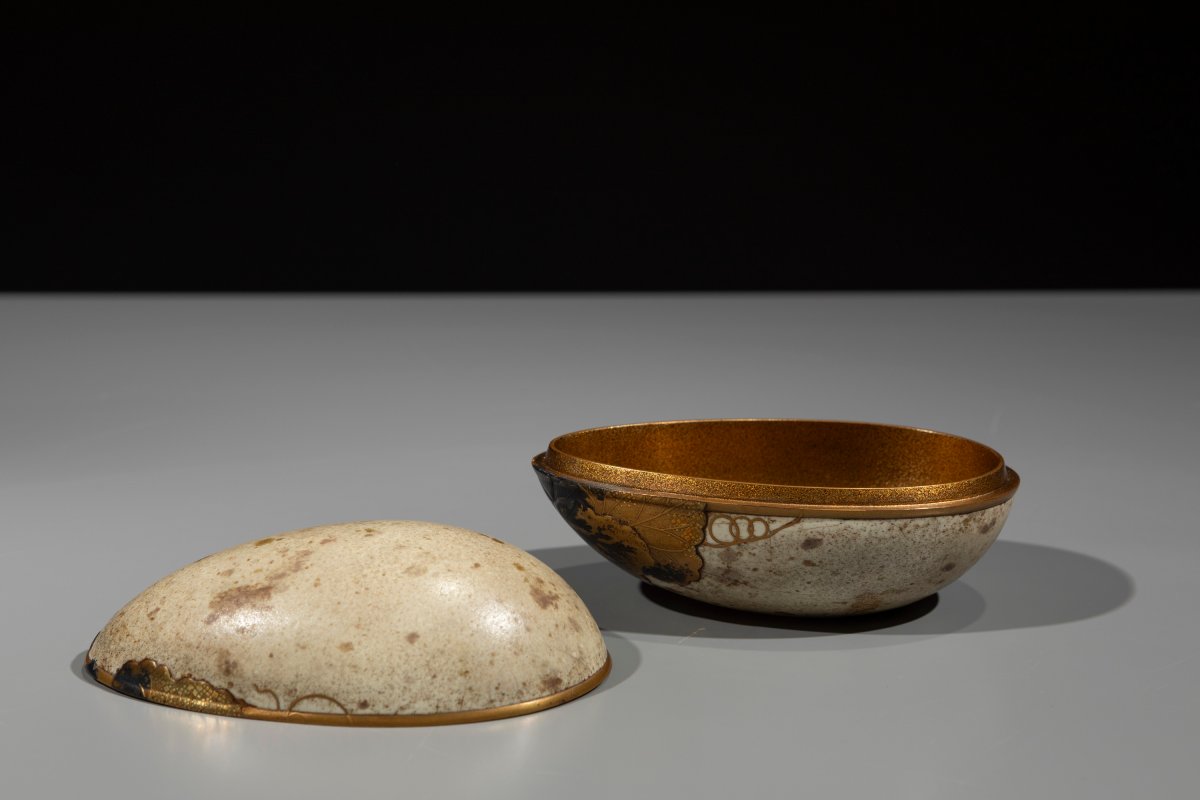 Scatola portaincenso in legno laccato a forma di uovo-photo-4