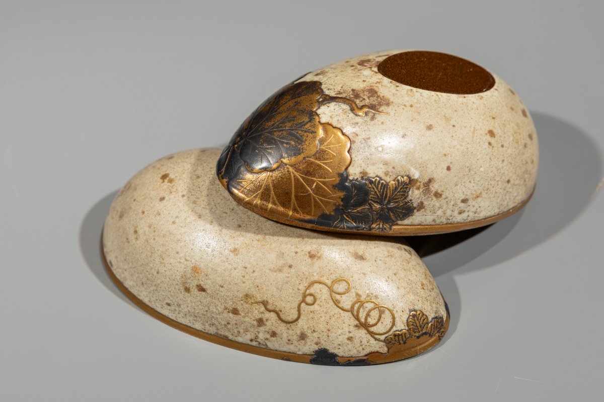 Scatola portaincenso in legno laccato a forma di uovo-photo-3