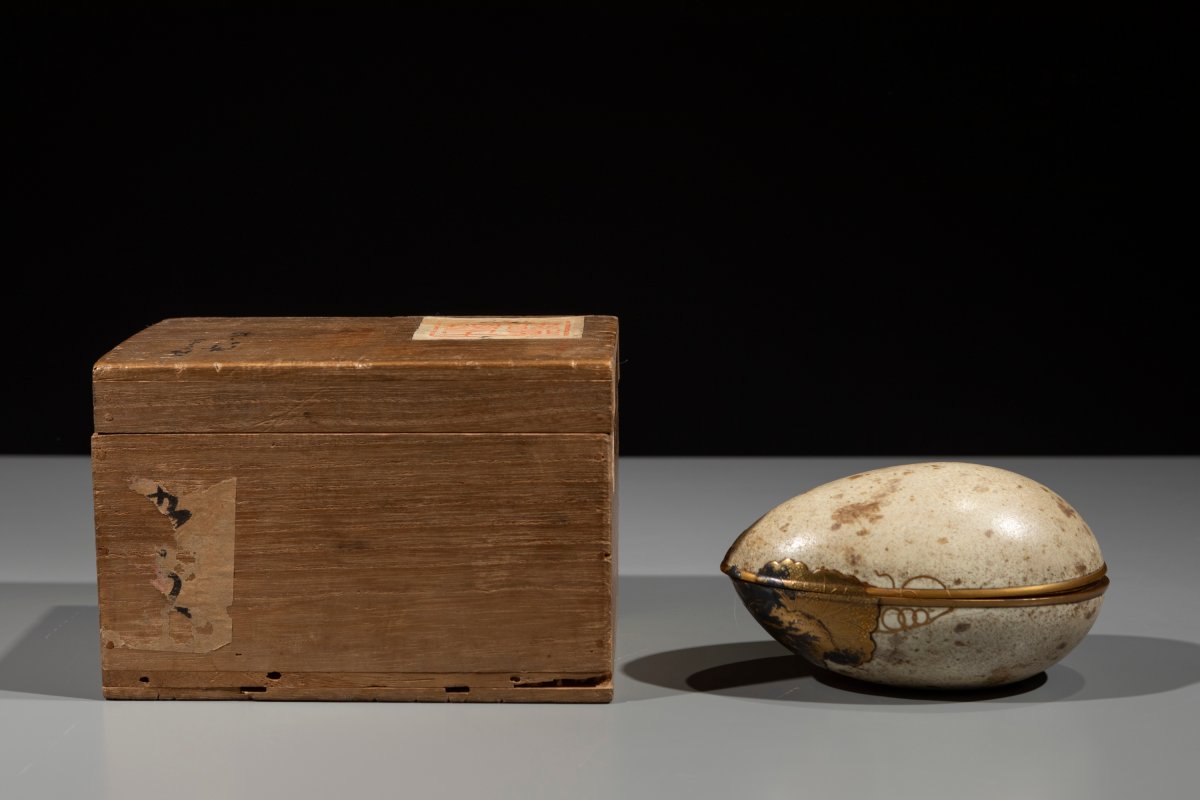 Scatola portaincenso in legno laccato a forma di uovo-photo-6