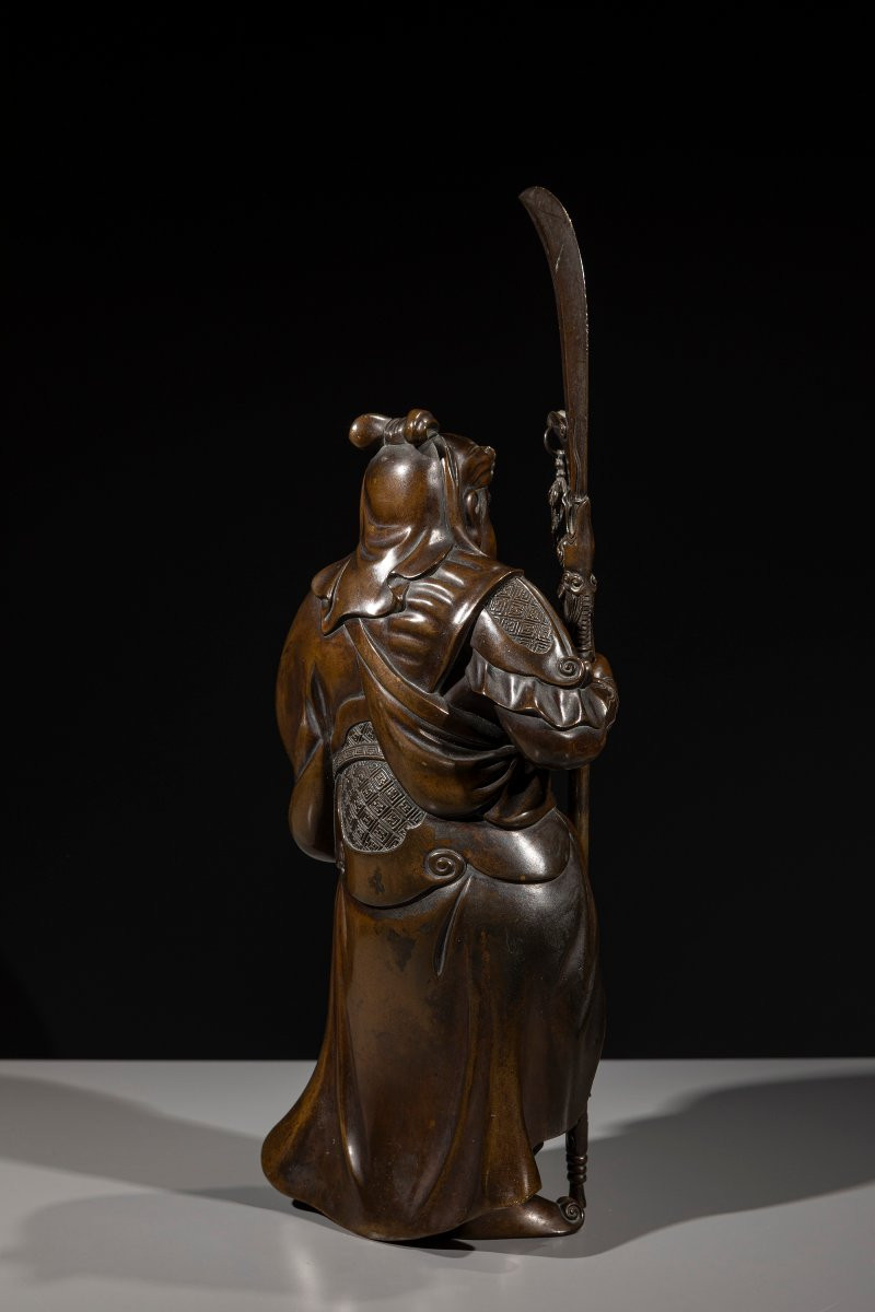 Okimono della scuola di Tokyo in bronzo raffigurante Guan Yu -photo-1