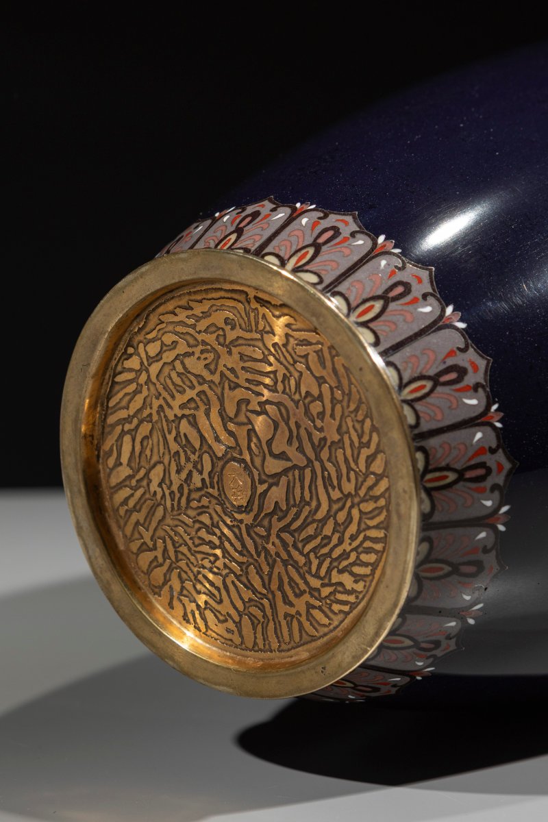 Vaso cloisonné in filo d’argento con glicine su fondo blu notte, firmato Ota Hyozo-photo-8