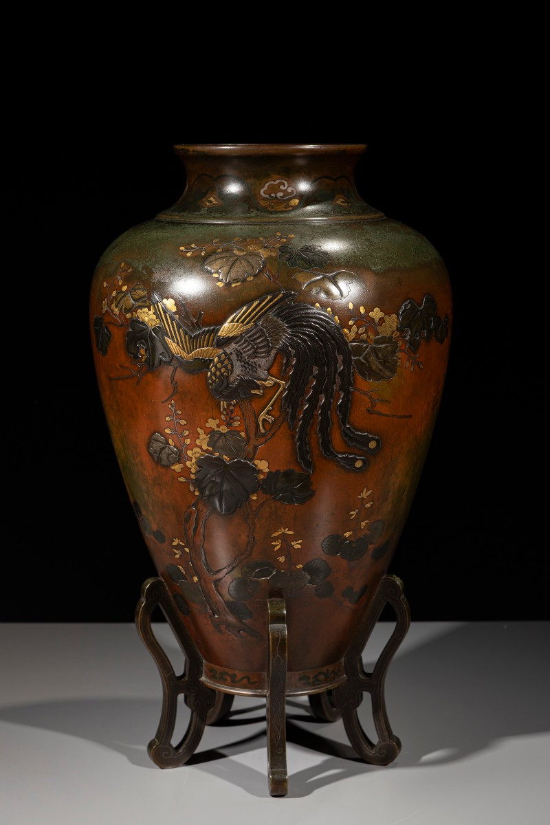 Vaso in bronzo mix metal con fenice e chidori, attribuito alla Takaoka company 