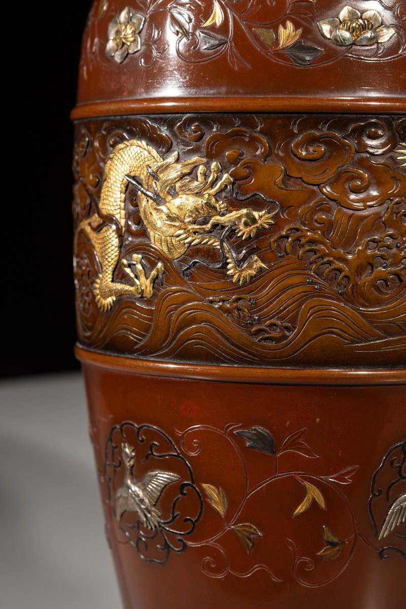 Vaso in bronzo a doppia patina con drago dorato tra nuvole e onde, marchio Nogawa-photo-2