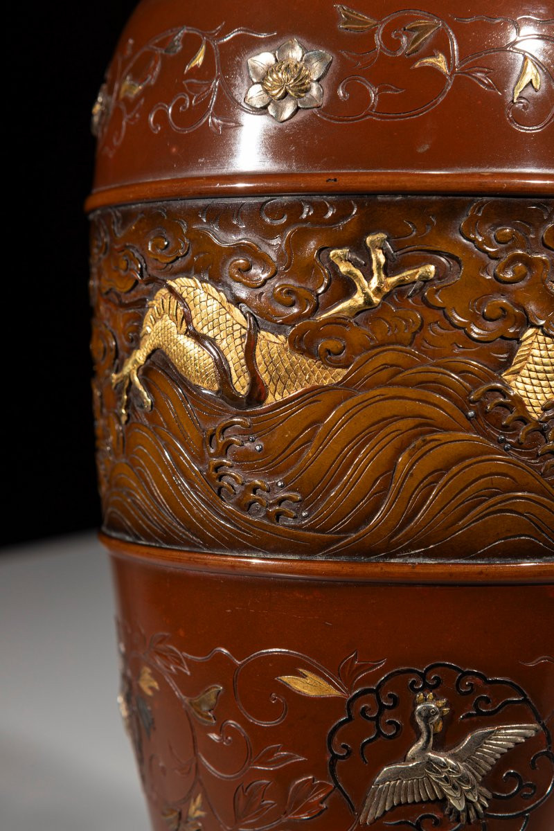 Vaso in bronzo a doppia patina con drago dorato tra nuvole e onde, marchio Nogawa-photo-1