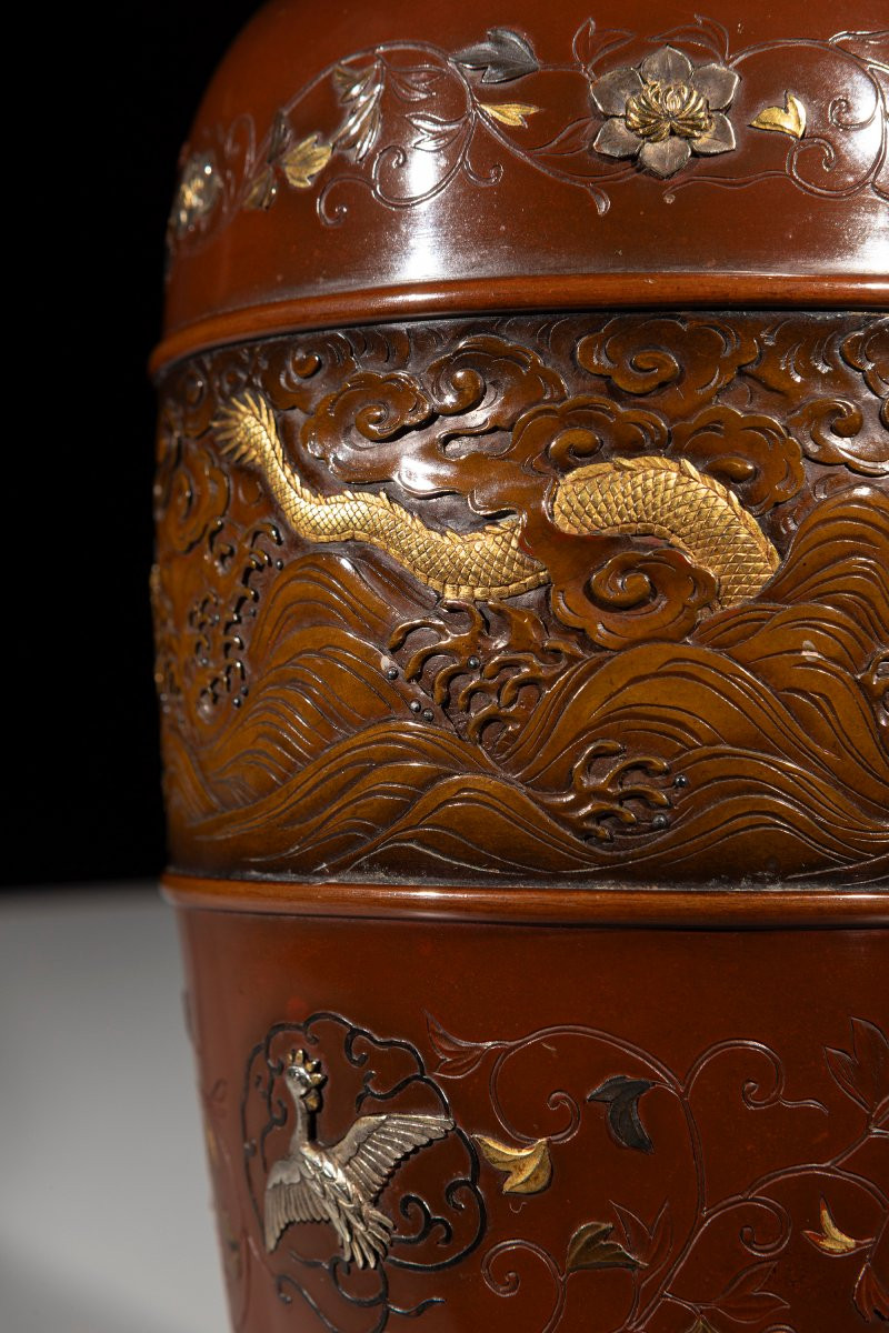 Vaso in bronzo a doppia patina con drago dorato tra nuvole e onde, marchio Nogawa-photo-2