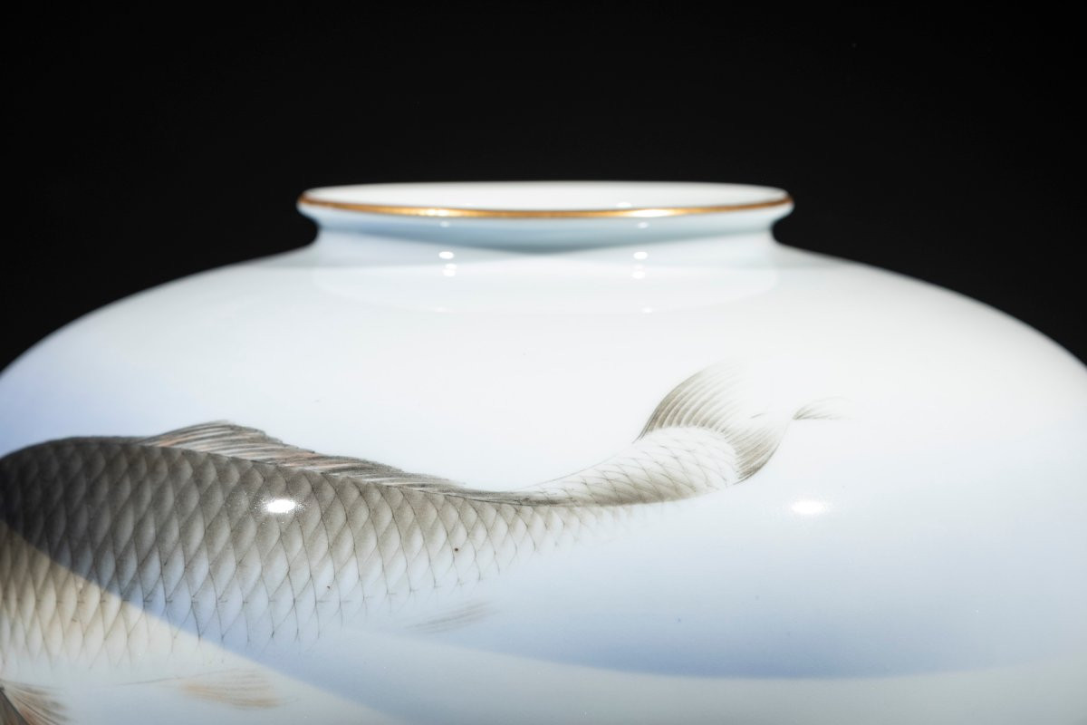 Grande vaso globulare in porcellana Fukagawa con carpe koi -photo-3