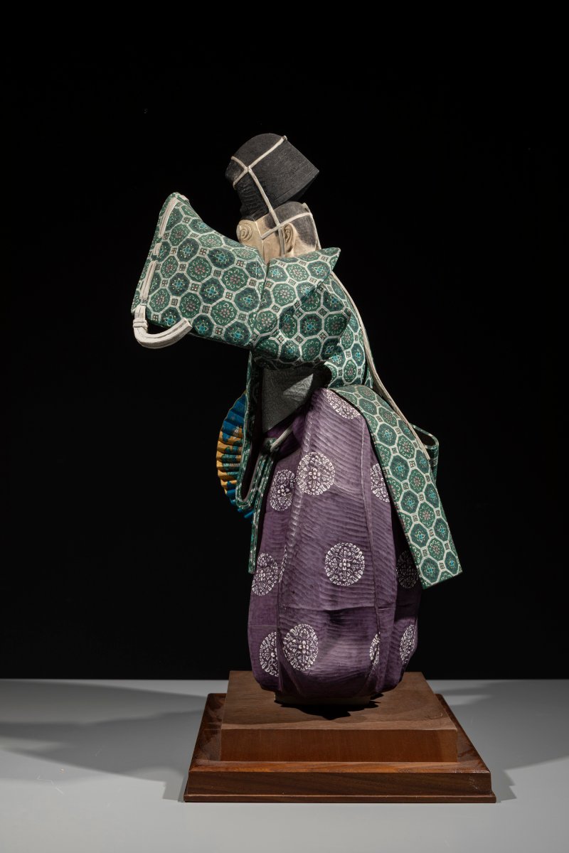 Okimono in legno policromo raffigurante un danzatore del teatro Nō-photo-2