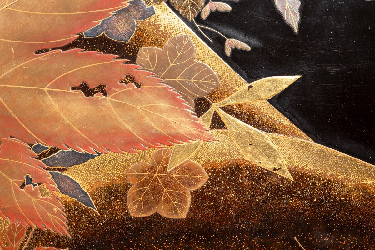 Grande vassoio in lacca maki-e con foglie d’autunno -photo-2