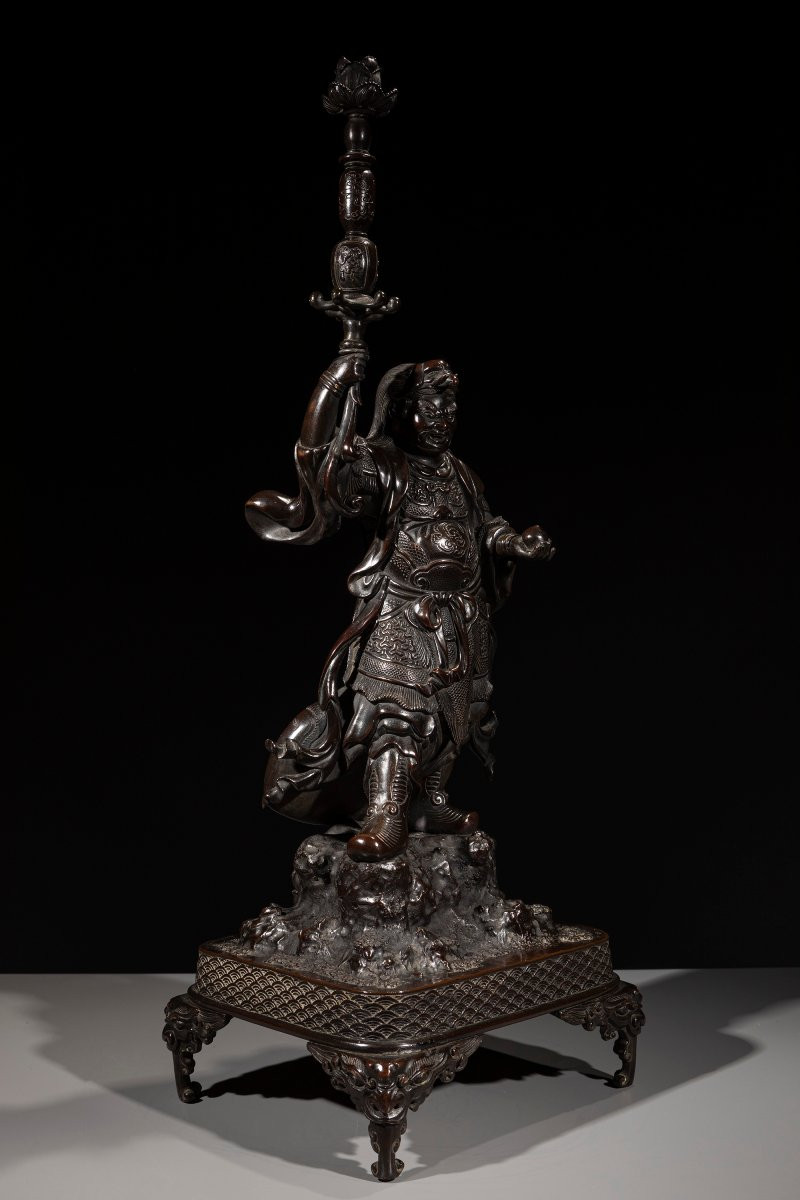 Grande scultura giapponese in bronzo raffigurante Bishamonten -photo-1