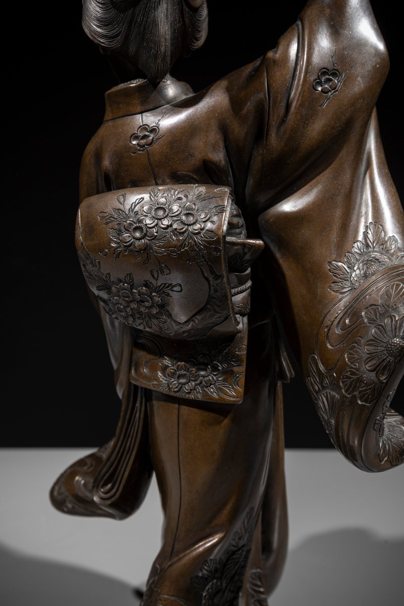 Okimono in bronzo raffigurante una danzatrice con ventaglio -photo-4