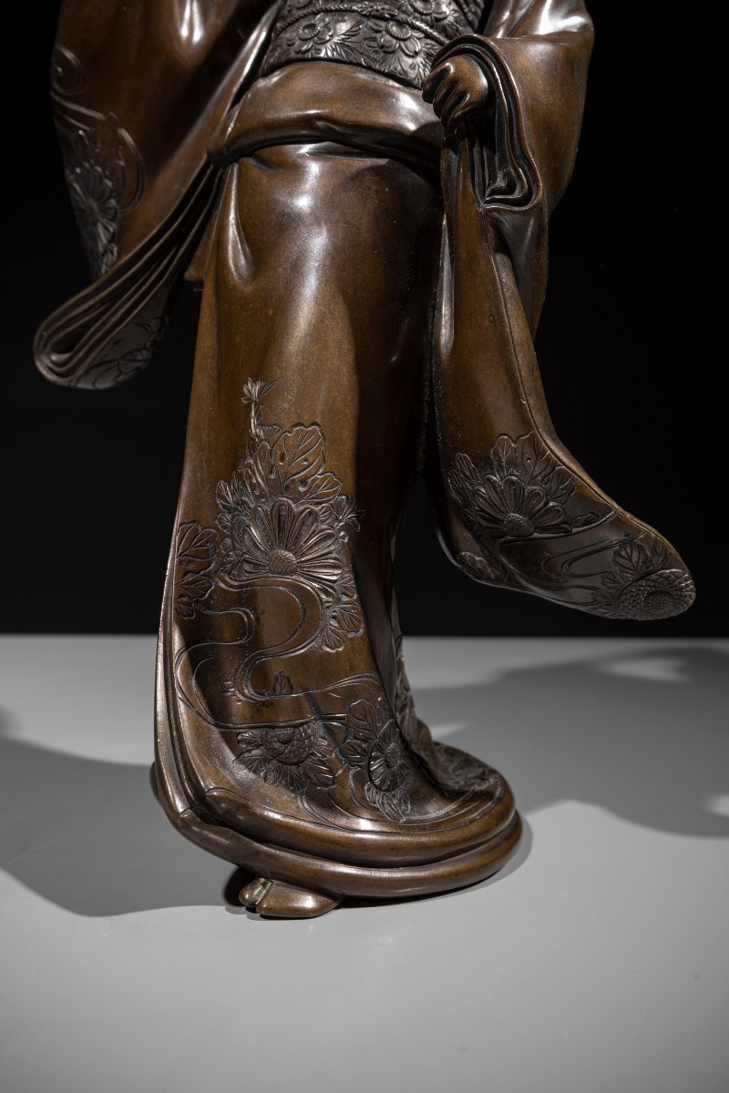 Okimono in bronzo raffigurante una danzatrice con ventaglio -photo-3