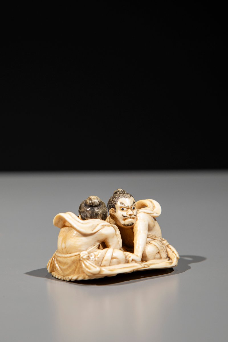 Netsuke in avorio con Raijin e Fujin su sandalo-photo-3