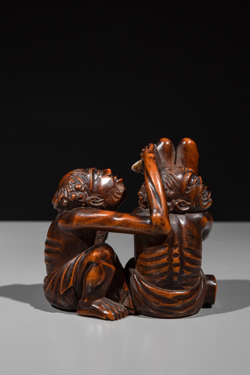 Okimono shunga in legno di bosso con Ashinaga e Tenaga 