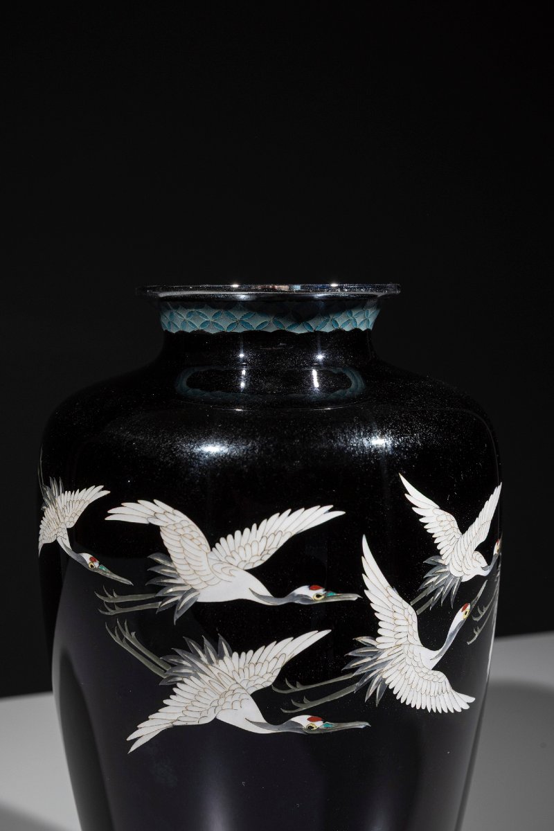 Vaso cloisonné raffigurante un gruppo di gru della Manciuria in volo -photo-2