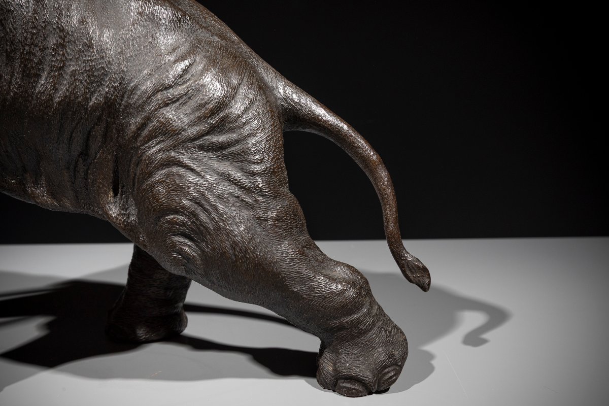 Okimono in bronzo raffigurante un elefante con la proboscide sollevata, firmato Gyokusui -photo-4