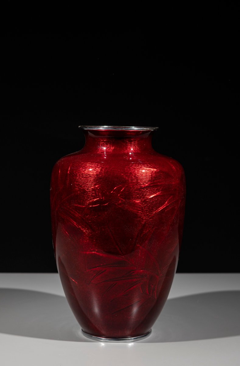 Vaso ginbari raffigurante un giardino di crisantemi-photo-1