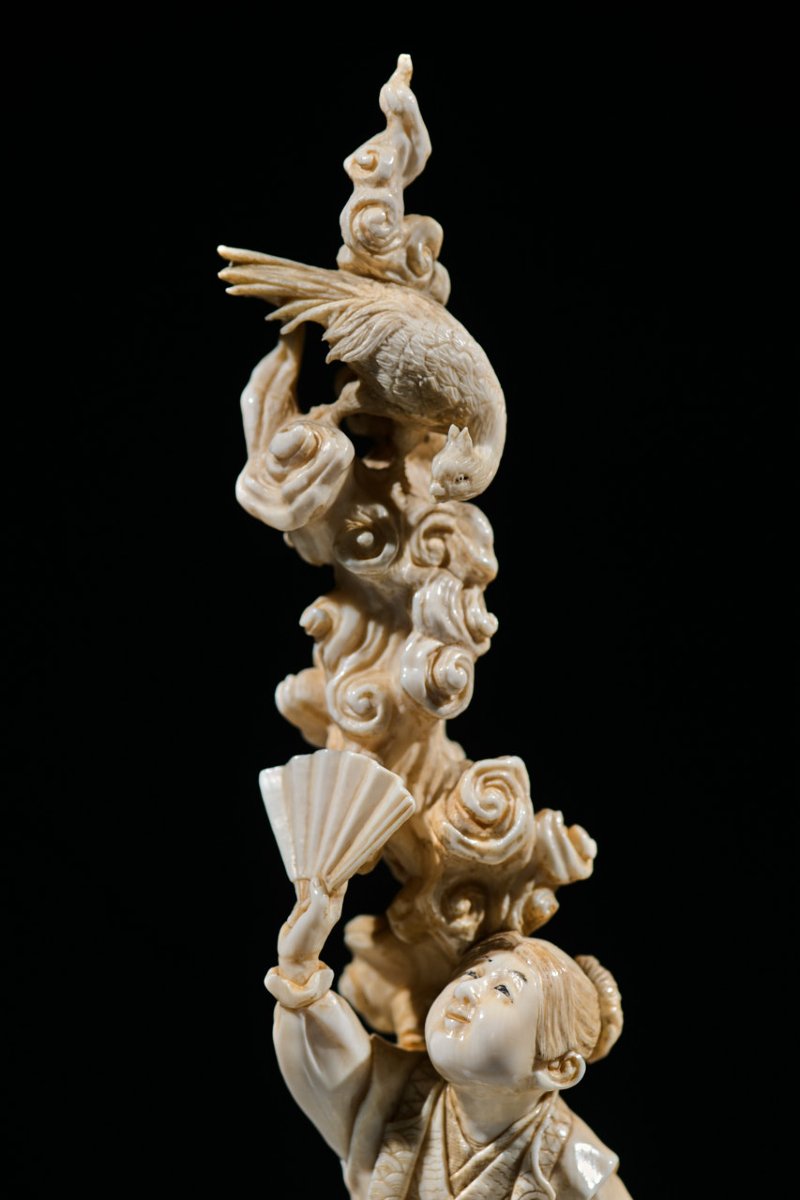 Okimono in avorio raffigurante Kintaro con fenice, firmato Kazutoshi -photo-4