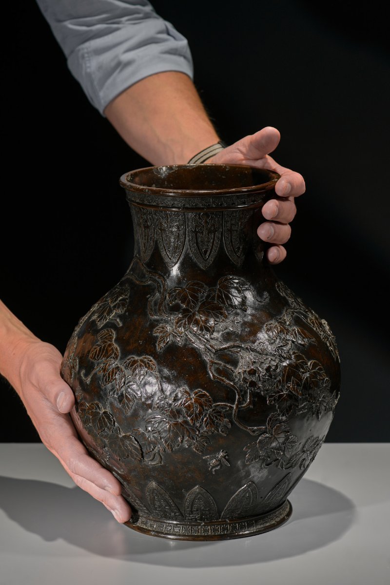 Vaso in bronzo patinato con vite e insetti a rilievo, firmato Sessei-photo-5