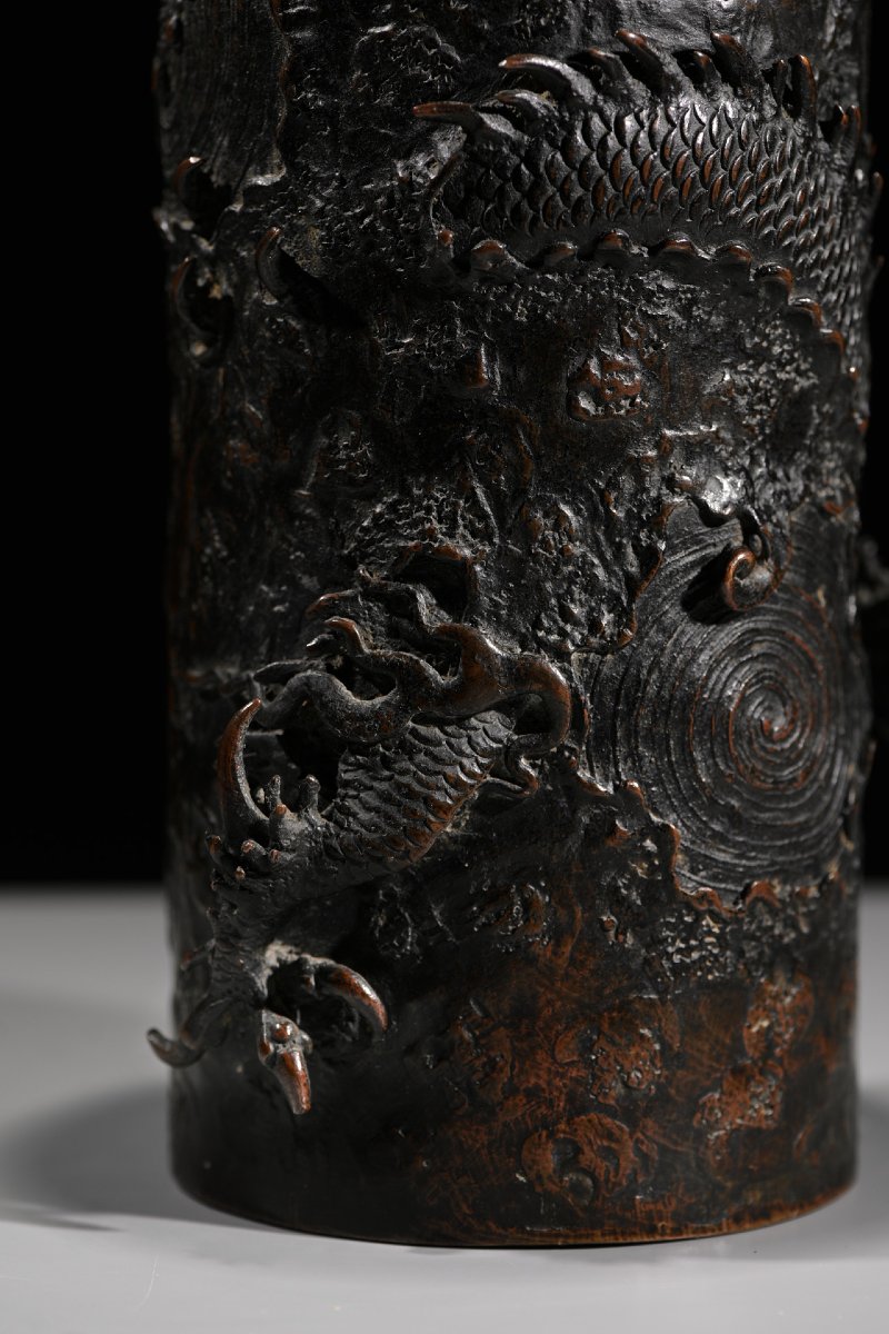Vaso in bronzo raffigurante un drago Ryu a rilievo tra i vortici d’acqua -photo-2