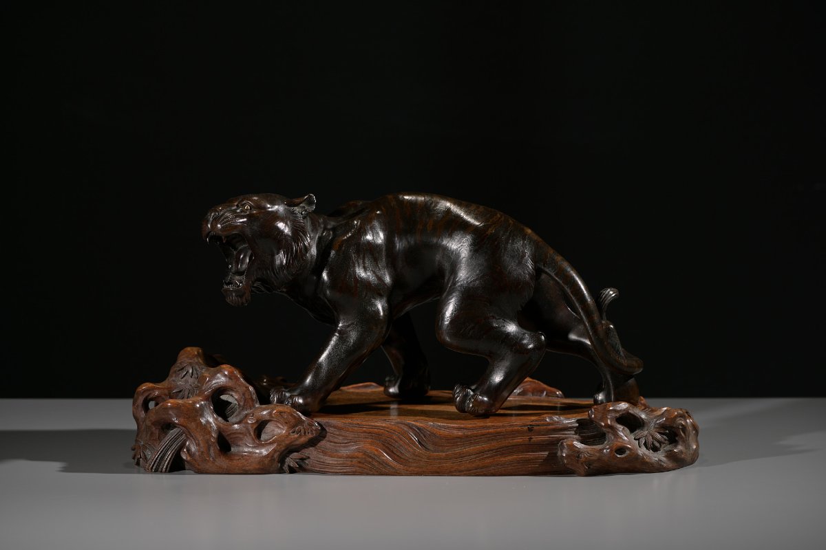 Scultura in bronzo patinato raffigurante una tigre, firmato Maruki Sei-photo-2