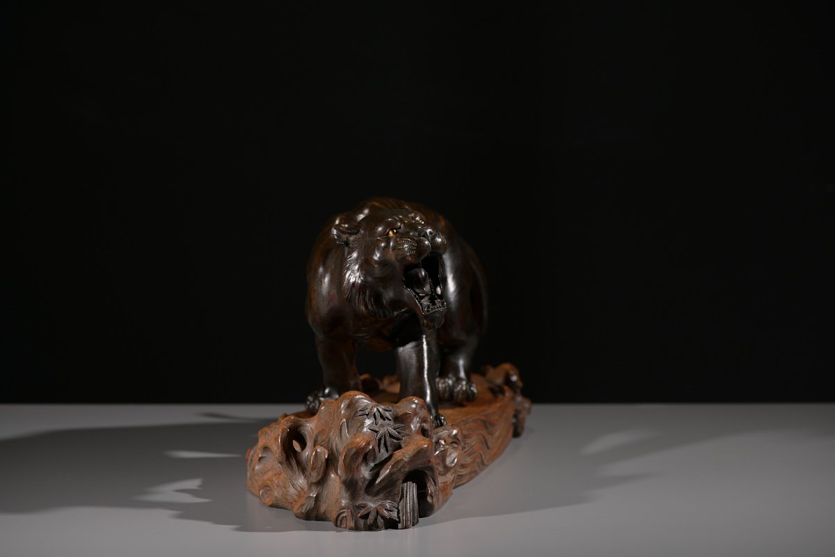 Scultura in bronzo patinato raffigurante una tigre, firmato Maruki Sei-photo-1