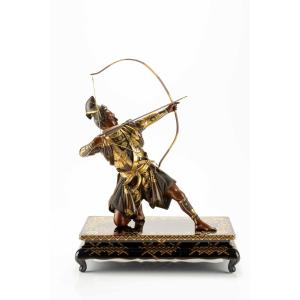 Okimono in bronzo raffigurante un samurai con arco, firmato Yoshimitsu 