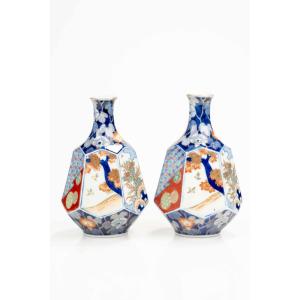 Coppia di vasi Arita in porcellana Imari con marchio Fukagawa