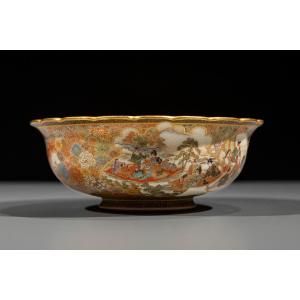 Ciotola Satsuma con fenici e ricca decorazione floreale, firmata Kaizan 