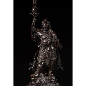 Grande scultura giapponese in bronzo raffigurante Bishamonten 
