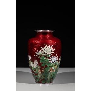 Vaso ginbari raffigurante un giardino di crisantemi