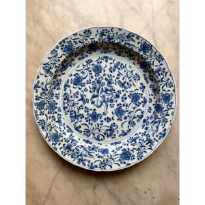 Delftware Dish With Putti