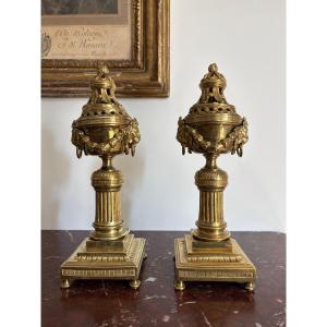 Pair Of Candlesticks/cassolettes With Lion Heads