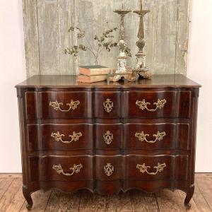 18th Century Walnut Crossbow Chest Of Drawers