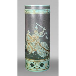 Large Glass Scroll Vase Decorated With Fleurdelisé Riders - Cristallerie Baccarat