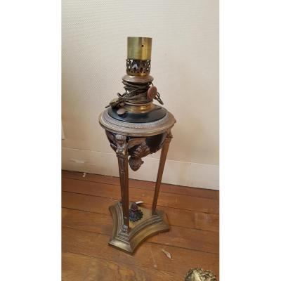 Lampe à pétrole de forme athénienne en bronze ciselé doré st