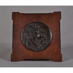 Lion en Majesté - Médaillon en Bronze Par Eugène Marioton