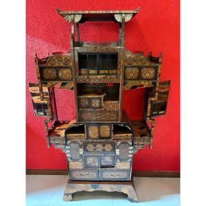 Kazaridana – Japanese Meiji Decorative Display Cabinet 