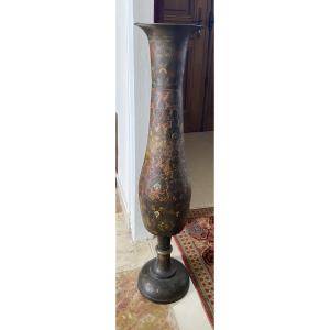 Large Indo-persian Vase In Embossed And Lacquered Brass, Late 19th Century