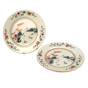 Pair Of Chinese Porcelain Plates Decorated With Cranes, 18th Century