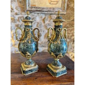 Pair Of Large Marble Cassolettes Mounted On Bronze From The 19th Century