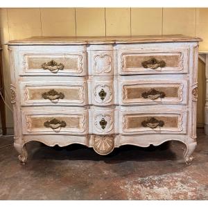 Curved Provencal Chest Of Drawers With Central Projection, 18th Century, Carved Decoration