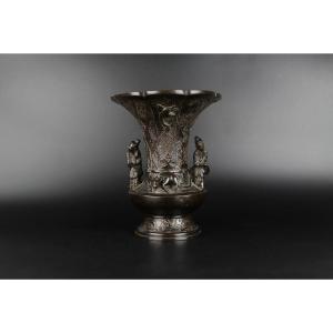 Japanese Bronze Vase, Edo Period (1603-1868), First Half Of The 17th Century Or 19th Century