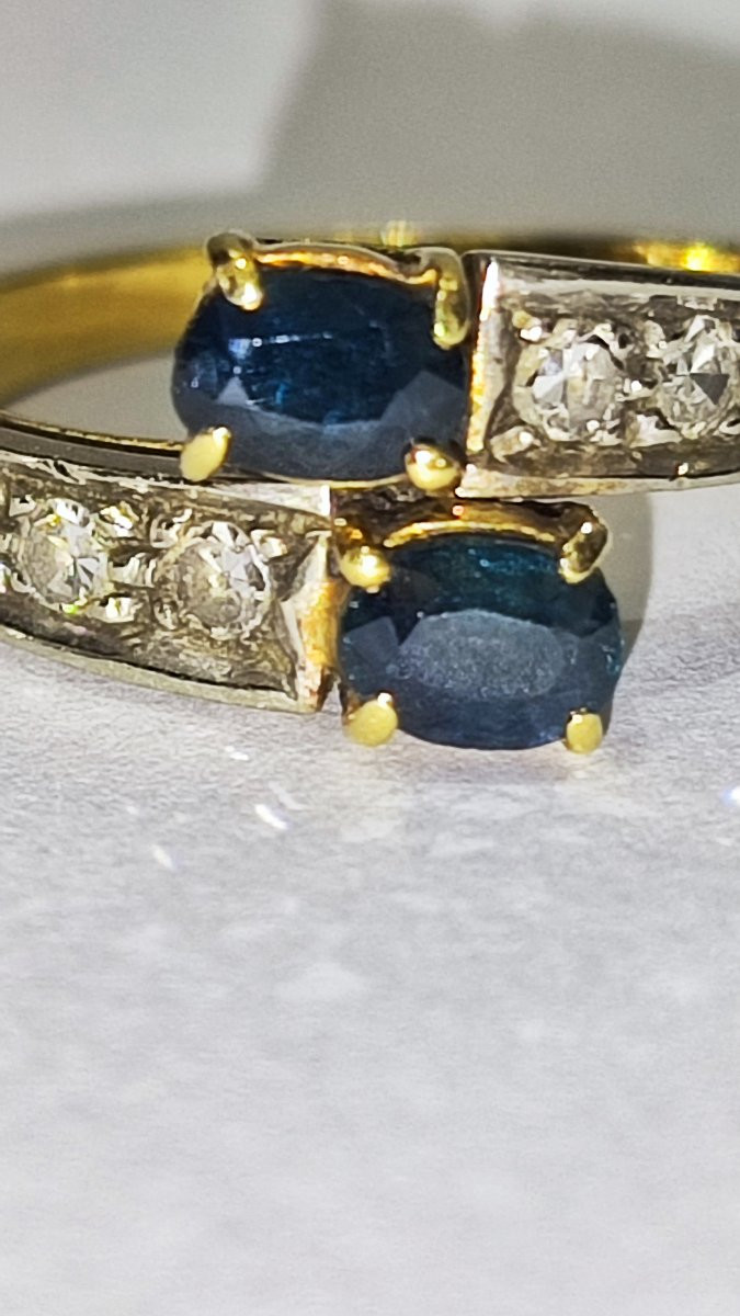 Anello in oro con zaffiri e diamanti -photo-3