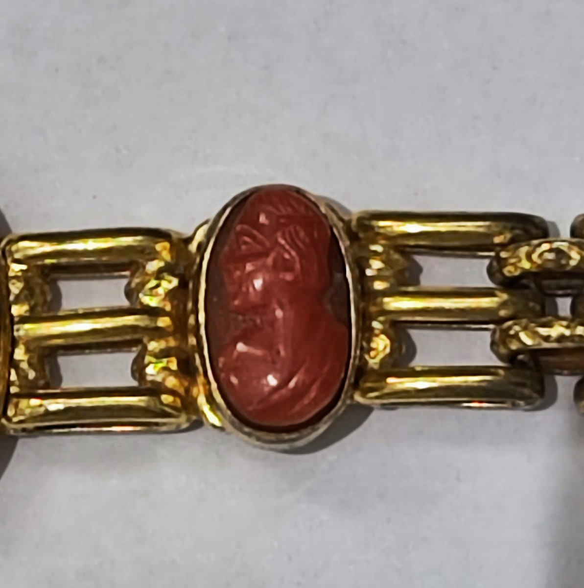 Antico bracciale Vittoriano del XIX secolo con cammei in corallo -photo-7