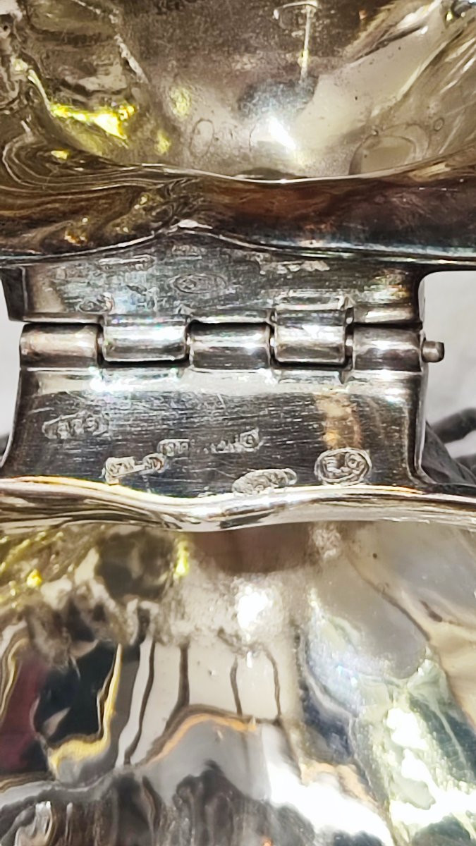 Raffinata scatola in argento a forma di conchiglia -photo-2