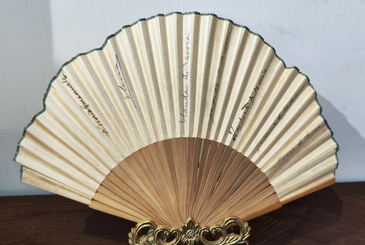 Ventaglio con gli autografi di Vittorio Emanuele III e della sua famiglia